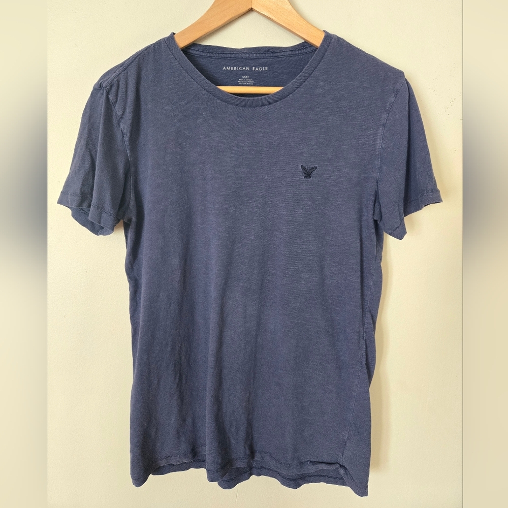American Eagle Outfitters Men's Dark Blue Short Sleeve Tee
